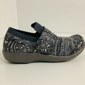 Traq by Alegria, Qwik Outta Sight , Women’s Size 9 ⚙️